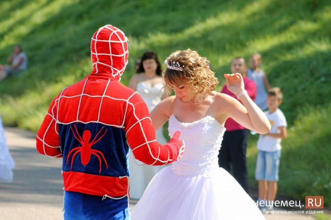 В Кинешме прошел благотворительный забег «Волжская невеста» фото 61