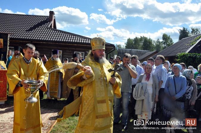 В Кинешме крестным ходом почтили память святителя Василия фото 16