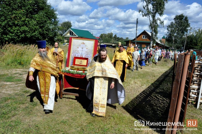 В Кинешме крестным ходом почтили память святителя Василия фото 13