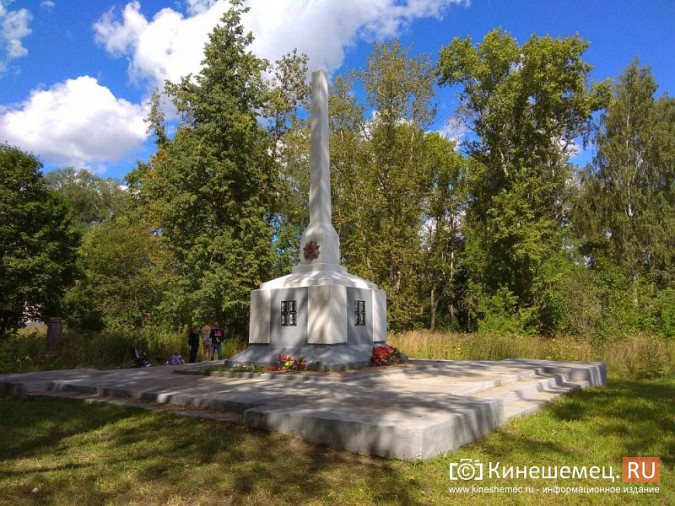 В Кинешме хулиганы разъезжают на велосипедах по воинскому мемориалу фото 2