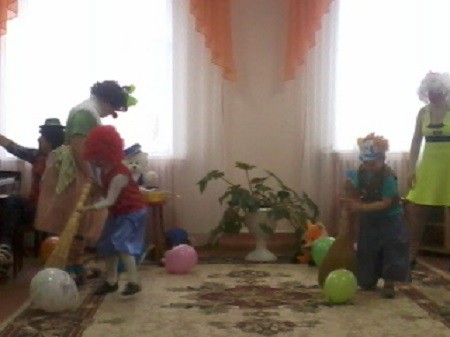 Праздник смеха отметили в кинешемском детском саду фото 3