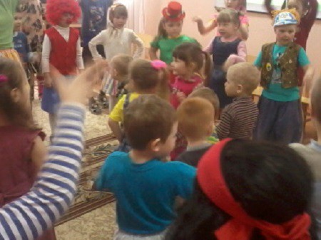 Праздник смеха отметили в кинешемском детском саду фото 7