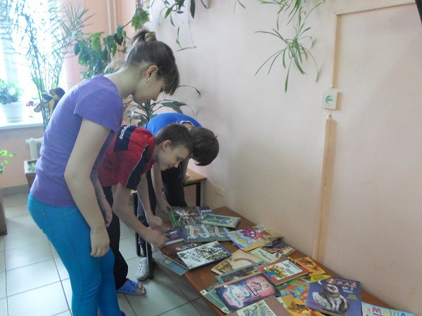 Акцию «Подари малышке книжку» провели библиотекари в кинешемской детской больнице фото 4
