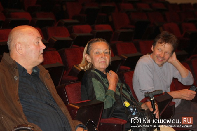 В Кинешемском театре прошел закрытый показ «Женихов» Валентина Варецкого фото 6