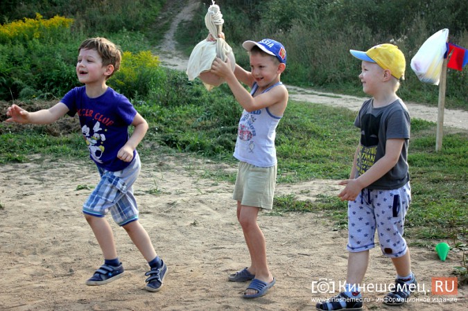 На окраине района «ДХЗ» появилась уютная детская площадка фото 17