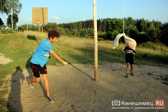 На окраине района «ДХЗ» появилась уютная детская площадка фото 7