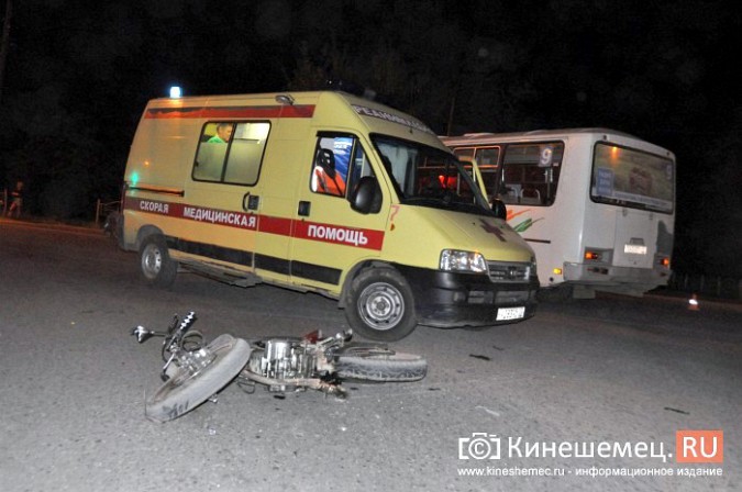 В Кинешме мотоциклист угодил под колеса пассажирского автобуса фото 2
