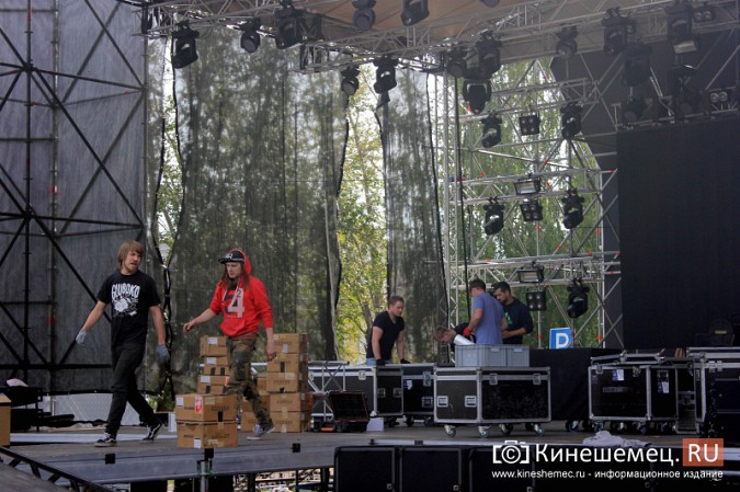 К приезду Басты в Кинешме поставили самую большую сцену в истории города фото 11