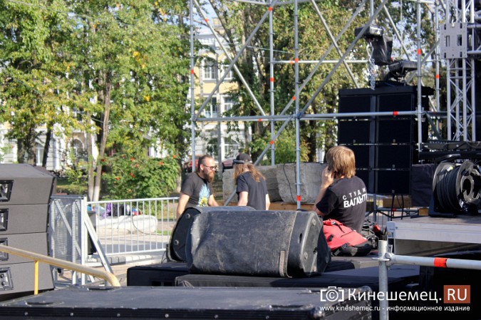 К приезду Басты в Кинешме поставили самую большую сцену в истории города фото 14