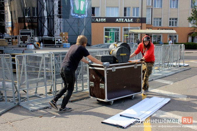 К приезду Басты в Кинешме поставили самую большую сцену в истории города фото 16