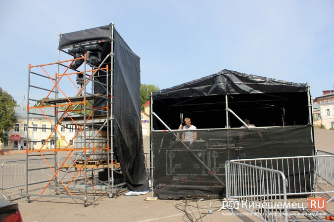 К приезду Басты в Кинешме поставили самую большую сцену в истории города фото 19