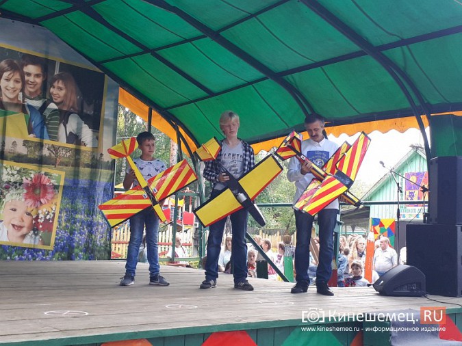 В городском парке Кинешмы 1 сентября отметили большим праздником фото 11