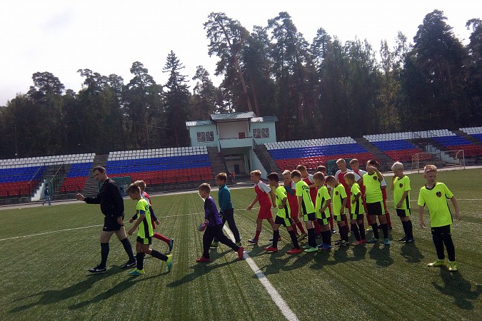 Две команды «Наших надежд» сыграли между собой в чемпионате области фото 2
