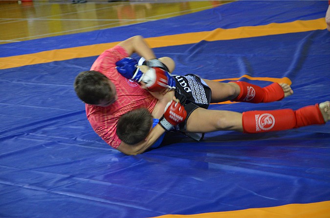 На соревнованиях в Пучеже кинешемцы стали первыми в панкратионе фото 2