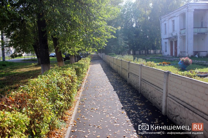 У школы №16 в Кинешме отремонтировали тротуары фото 4