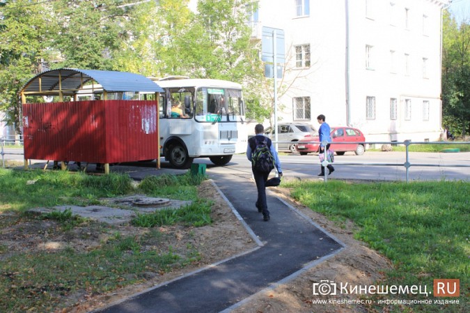 У школы №16 в Кинешме отремонтировали тротуары фото 6