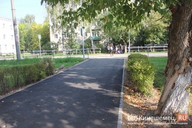 У школы №16 в Кинешме отремонтировали тротуары фото 3