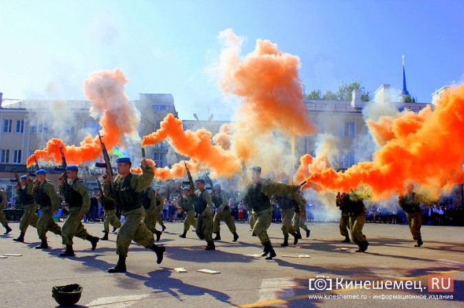 В центре Кинешмы «высадились» ивановские разведчики фото 25