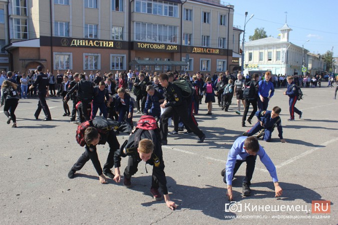 В центре Кинешмы «высадились» ивановские разведчики фото 28