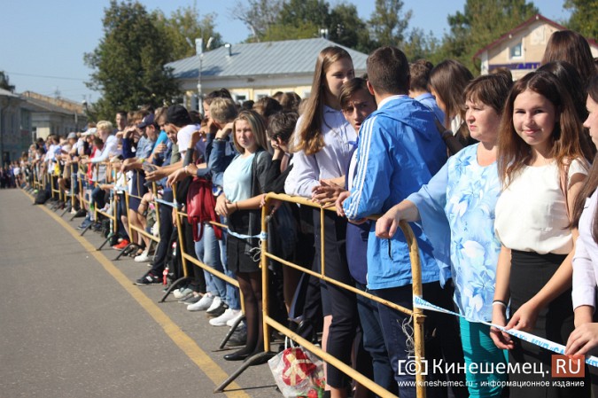 В центре Кинешмы «высадились» ивановские разведчики фото 7