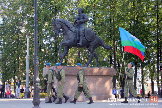 В центре Кинешмы «высадились» ивановские разведчики фото 11