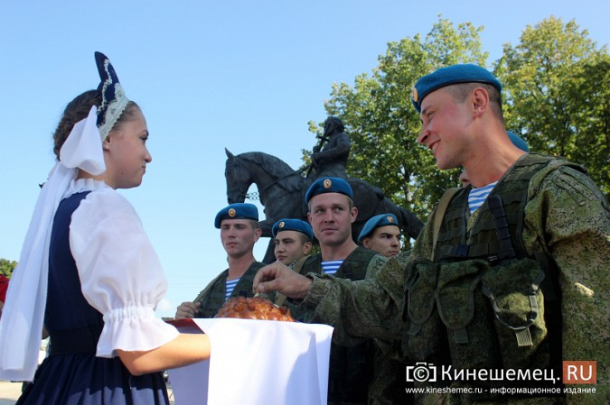 В центре Кинешмы «высадились» ивановские разведчики фото 6