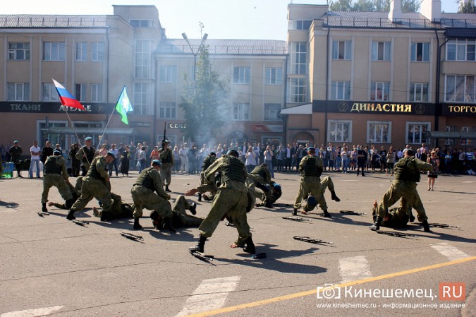 В центре Кинешмы «высадились» ивановские разведчики фото 17
