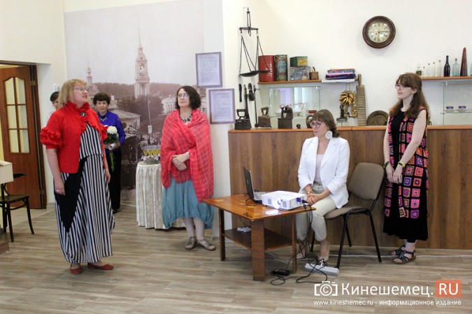 В Кинешме открылась выставка Натальи и Ксении Ледовых фото 3