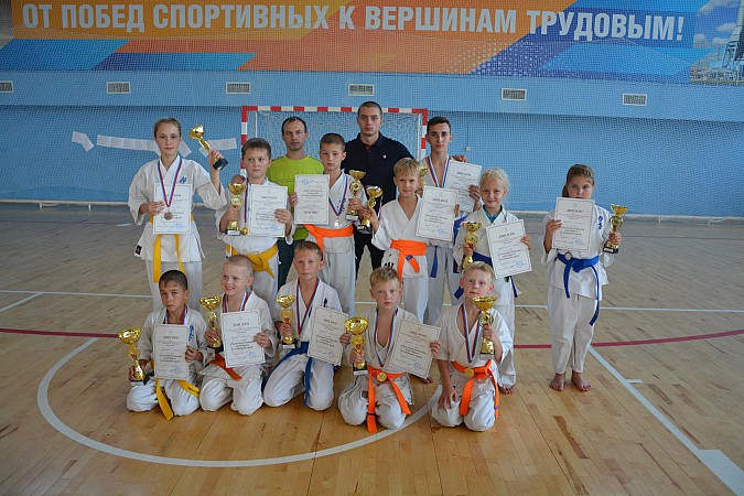 Кинешемские каратисты завоевали медали на Кубке города Иваново фото 2
