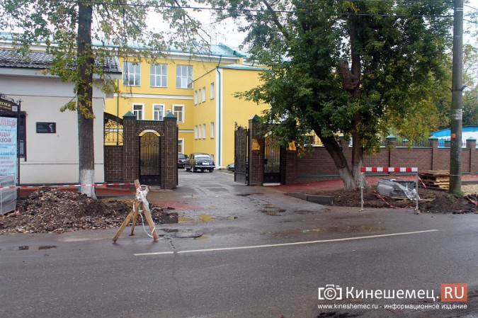 В Кинешме полным ходом благоустраивают тротуары на улице Советской фото 8