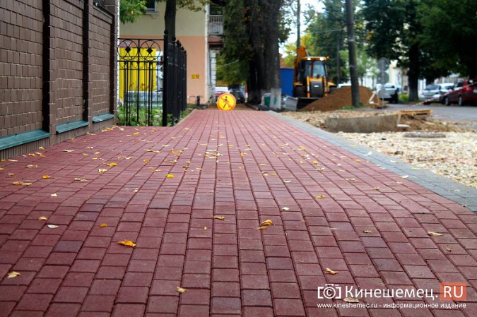 В Кинешме полным ходом благоустраивают тротуары на улице Советской фото 9