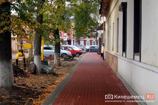 В Кинешме полным ходом благоустраивают тротуары на улице Советской фото 11