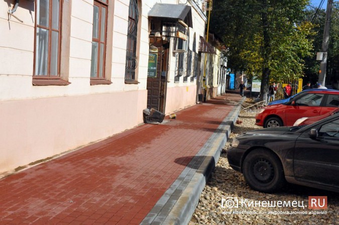 Потоки воды из-за отсутствия ливневки могут разрушить новые тротуары в центре Кинешмы фото 5