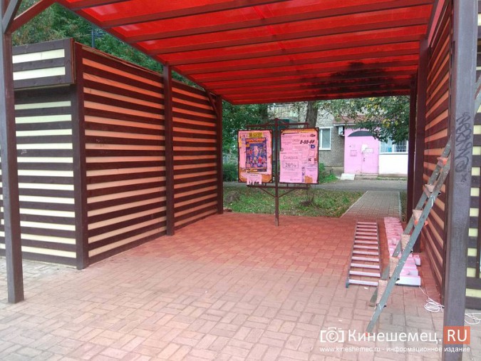 На остановке «Чкаловский» до середины октября установят лавочки фото 2