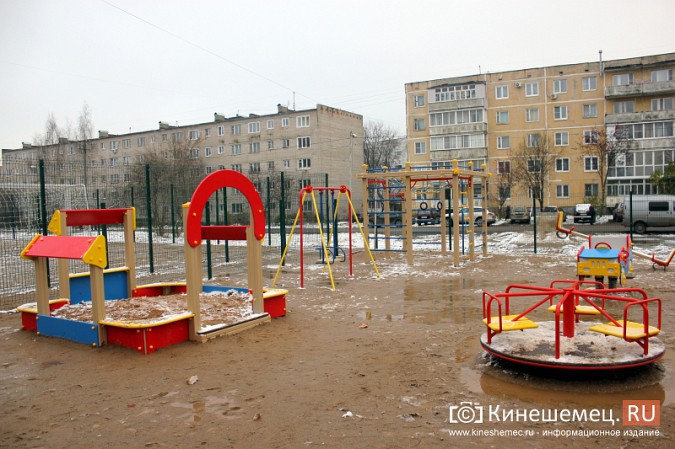 Следить за сохранностью детской площадки на ул. Менделеева будет УГХ фото 2