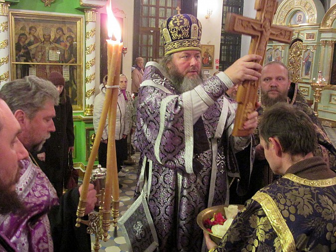 Чин Воздвижения Креста совершил Кинешемский владыка Иларион фото 2