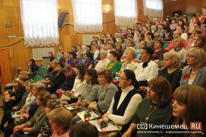 В Кинешме поздравили работников дошкольных учреждений фото 8