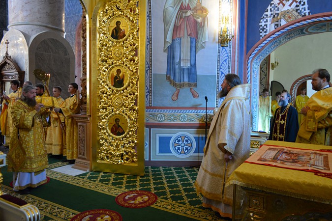 Кинешемский епископ Иларион навестил астраханского митрополита фото 2