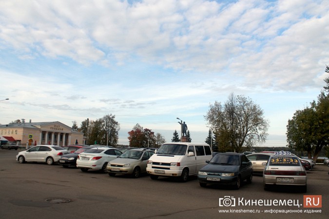 Стоянку машин у памятника Ленину запретят в ближайшие дни фото 3