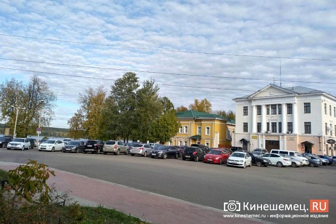 Стоянку машин у памятника Ленину запретят в ближайшие дни фото 4
