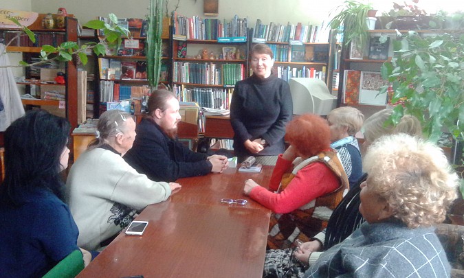 Кинешемская библиотека №2 провела встречу с городской поэтессой фото 2