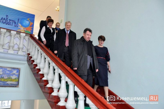 Юрий Смирнов высоко оценил ремонт в кинешемском лицее фото 3
