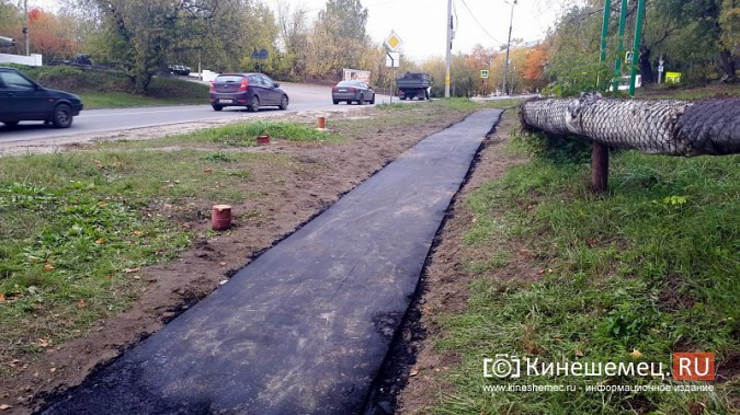 После публикации Кинешемец.RU власти отремонтировали тротуар у парка фото 5