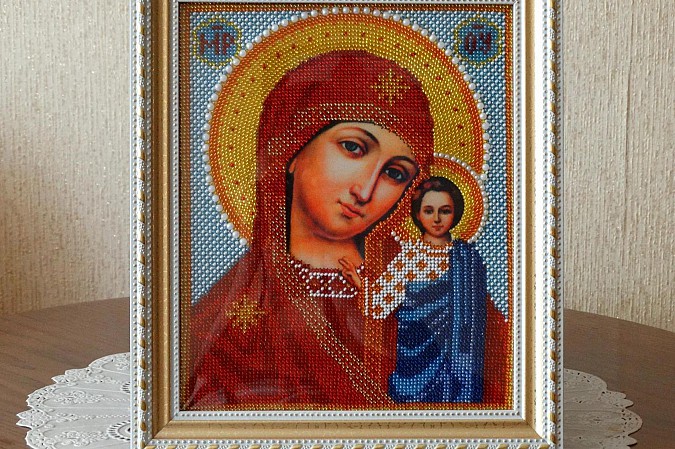 Отставной военный из Кинешмы взялся вышивать иконы бисером фото 7