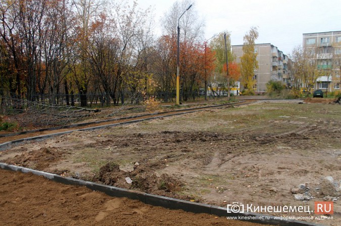 В микрорайоне «Автоагрегат» продолжаются работы по благоустройству досуговой площадки фото 15