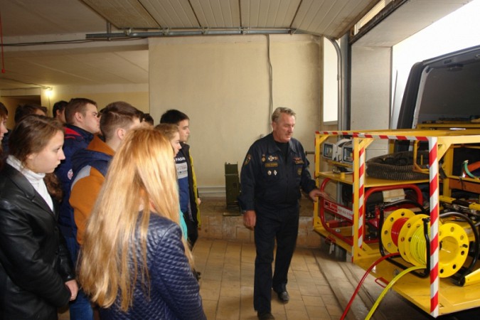 Кинешемские студенты побывали в Управлении ГОЧС фото 2