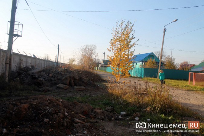 На улице Попова в «Сокольниках» появилась свалка строительного мусора фото 4