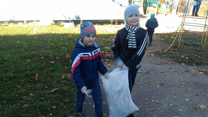 В Кинешме детсадовцы и воспитатели вышли на субботник фото 2