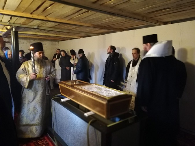 Перезахоронение в храме в честь царственных страстотерпцев совершил епископ из Кинешмы фото 2