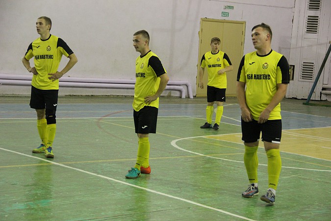 Лидерство «Газовика», разгром «Спартака» и пушка Маслова фото 4